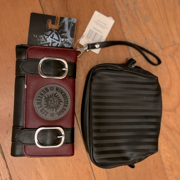 Supernatural wrist wallet “Join The Hunt” Red and Black Wallet free zipper bag - Picture 1 of 1